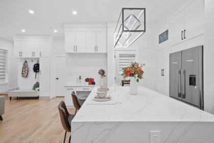 Kitchen Island Photo of 2995 E 17th Avenue, Vancouver, BC