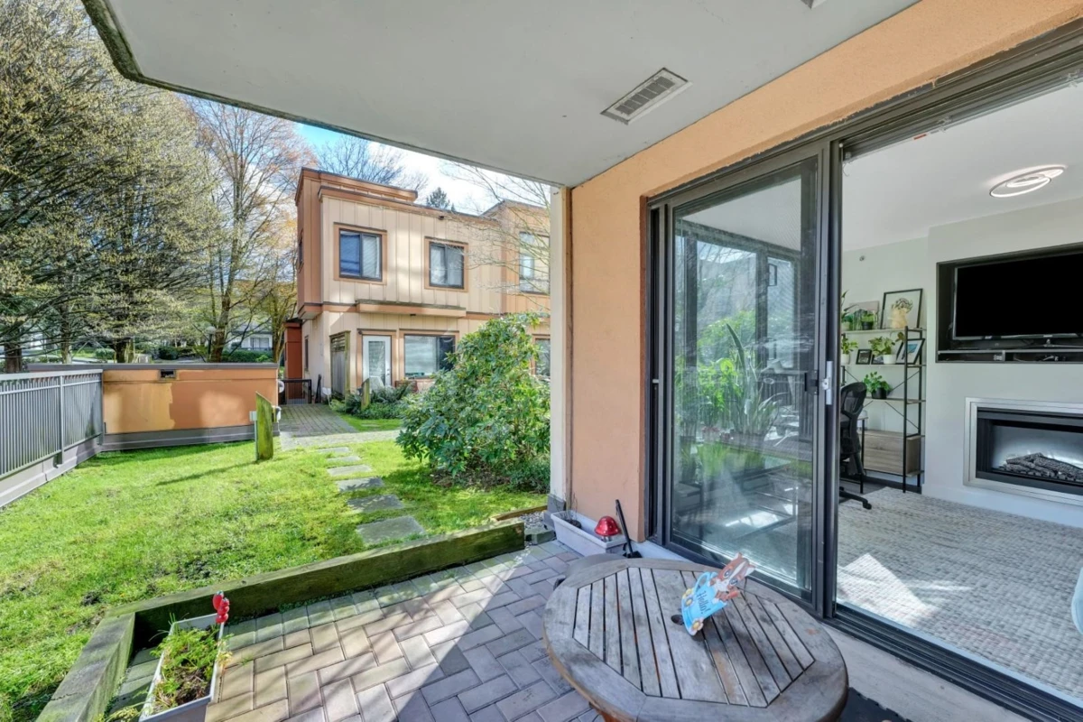 Family Room Photo of 304 511 Rochester Avenue, Coquitlam, BC