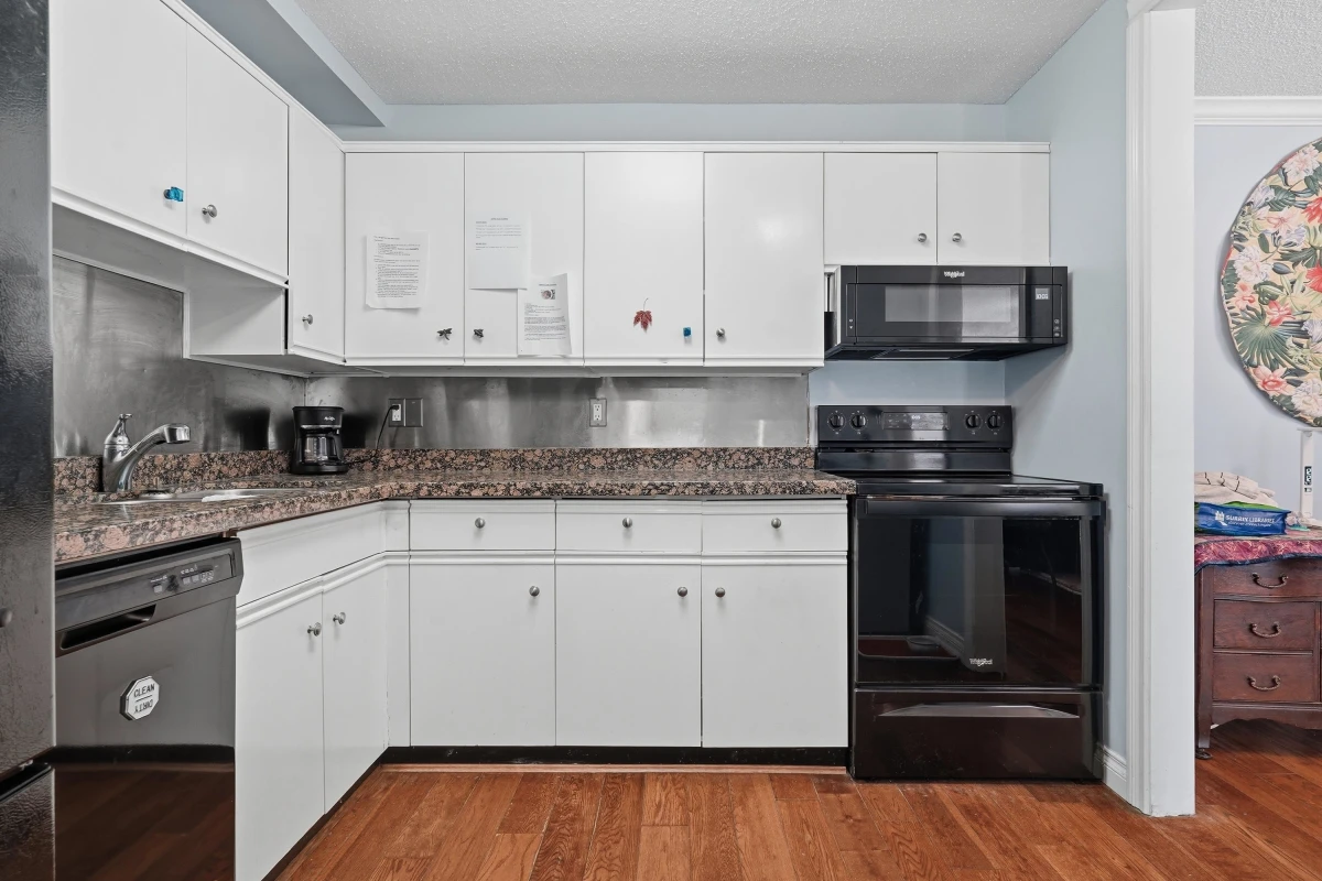 Family Room Photo of 106 1830 E Southmere Crescent, Surrey, BC