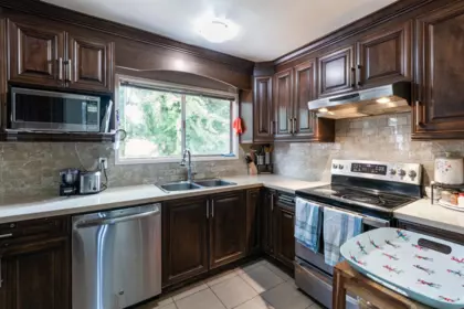 Kitchen Island Photo of 8082 112 Street, Delta, BC