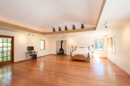 Hot Tub / Spa Photo of 1293 Westside Road, Bowen Island, BC