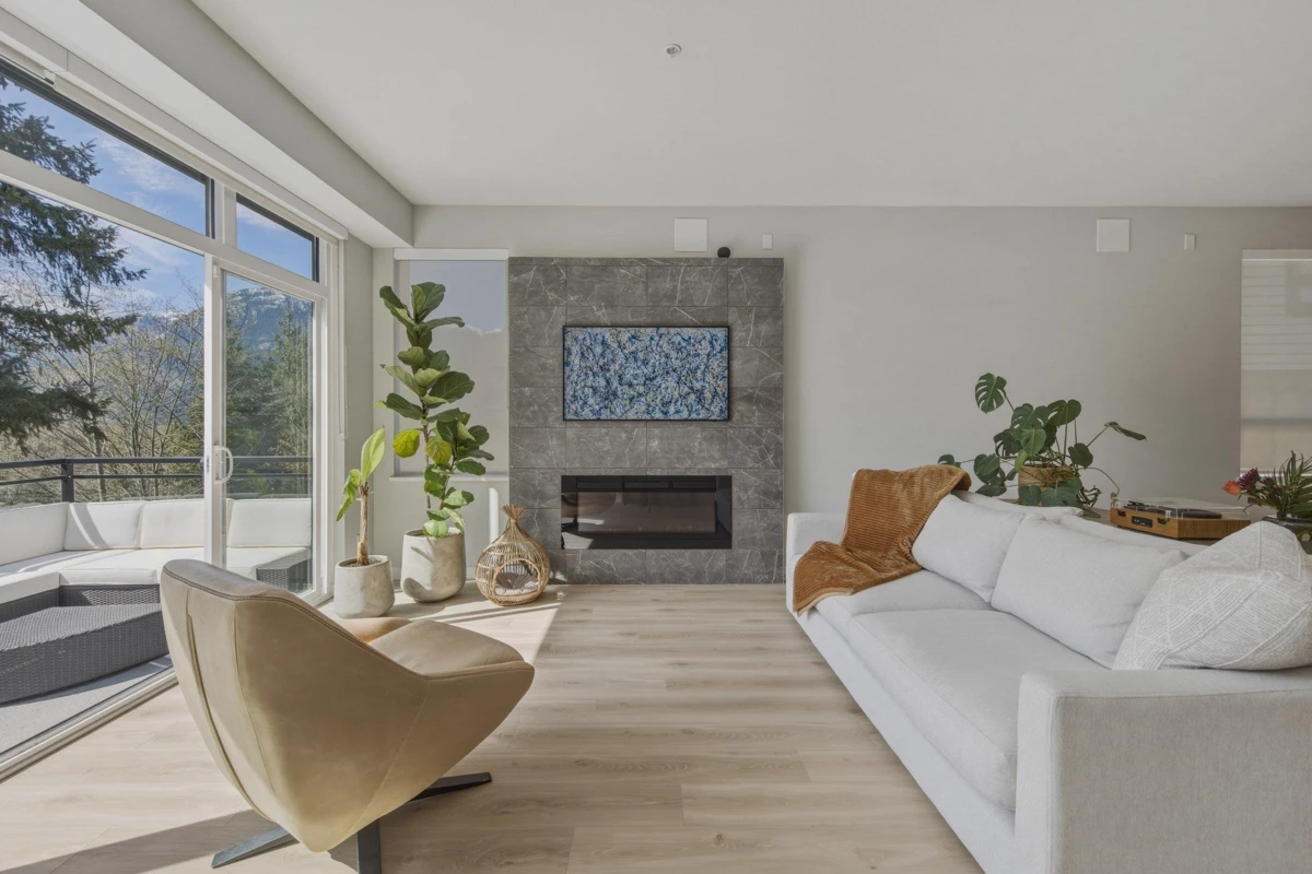 Dining Area Photo of 41203 Highline Place, Squamish, BC