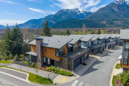 41203 Highline Place, Squamish, BC, Squamish — Half Duplex for sale