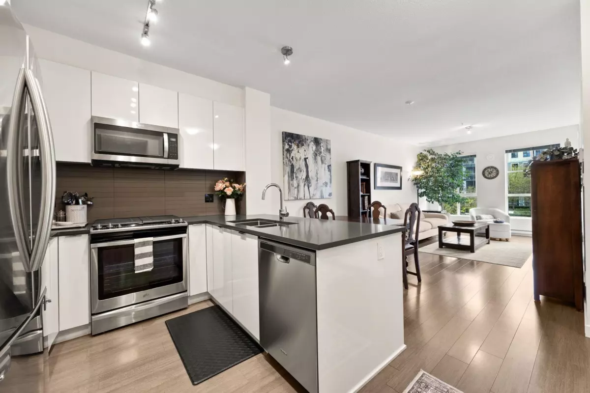 Family Room Photo of 231 15138 34 Avenue, Surrey, BC