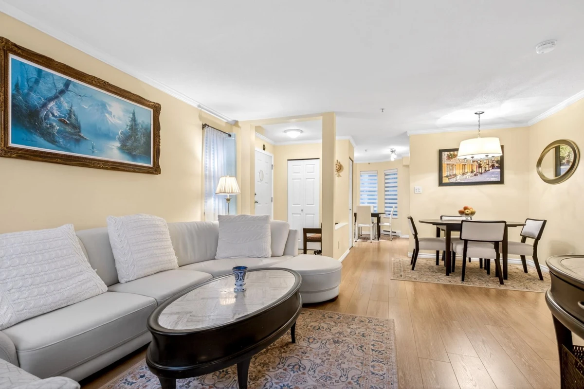 Dining Area Photo of 1 123 Seventh Street, New Westminster, BC