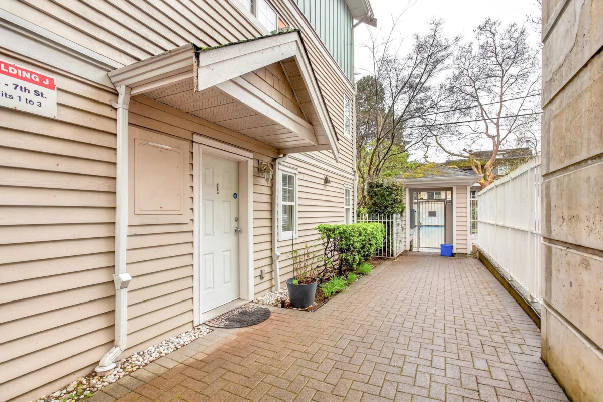 Exterior Rear Photo of 1 123 Seventh Street, New Westminster, BC