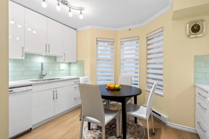Breakfast Nook Photo of 1 123 Seventh Street, New Westminster, BC