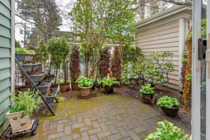 Outdoor Patio Photo of 1 123 Seventh Street, New Westminster, BC