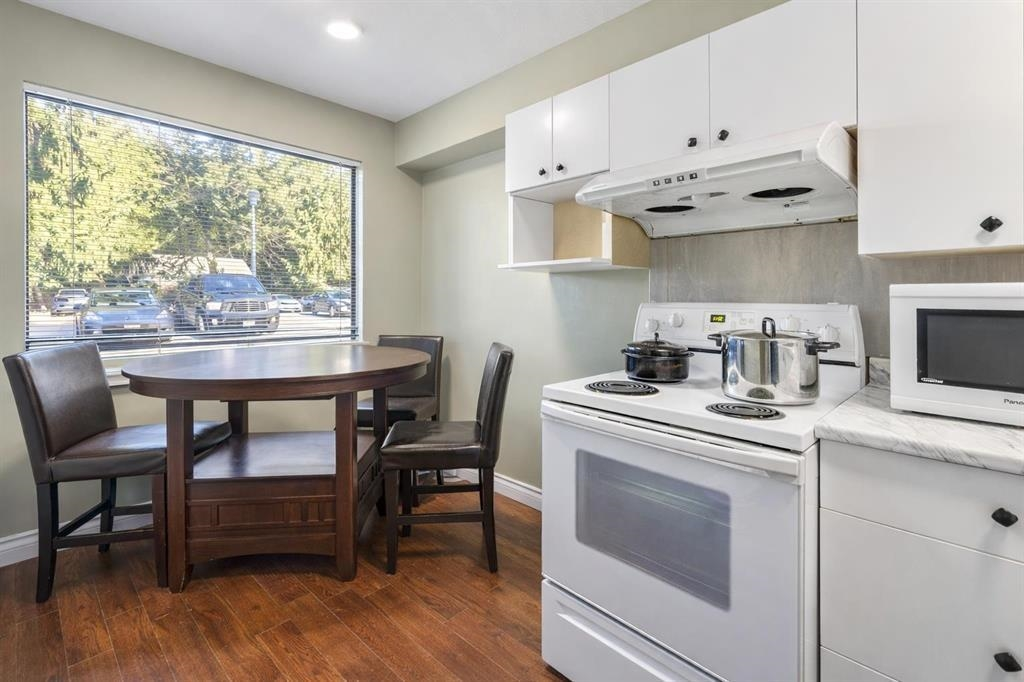 Dining Area Photo of 38 32310 Mouat Drive, Abbotsford, BC