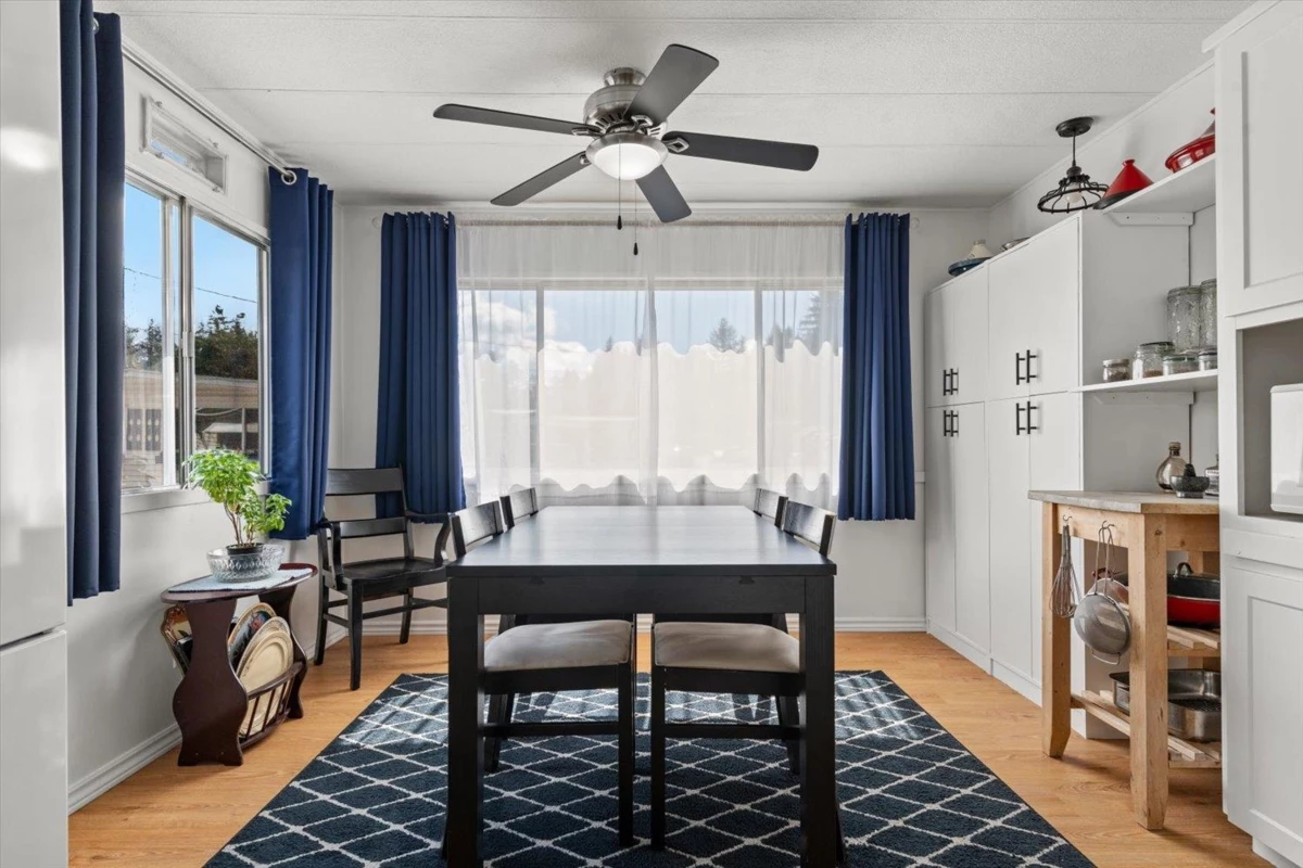 Dining Area Photo of 136 3031 200 Street, Langley, BC
