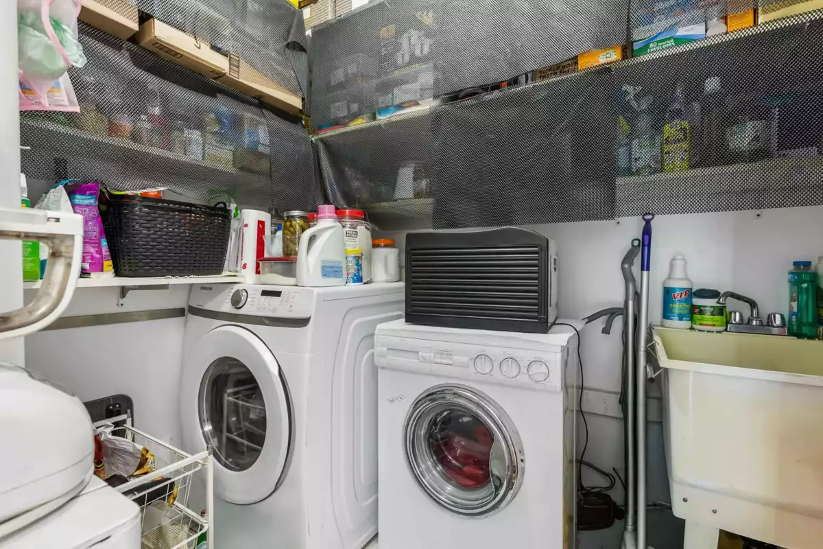 Laundry Room Photo of 66506 Kawkawa Lake Road, Hope, BC