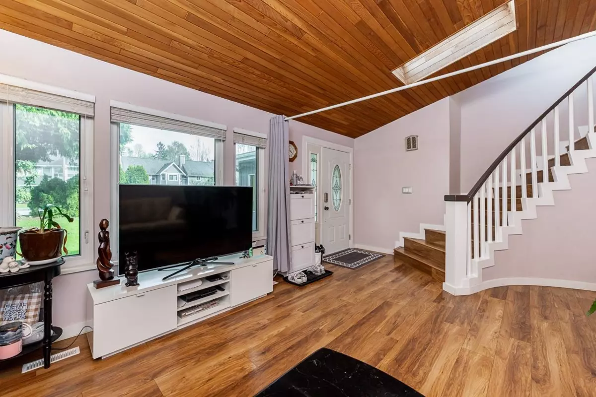 Living Room Photo of 1136 Lansdowne Drive, Coquitlam, BC