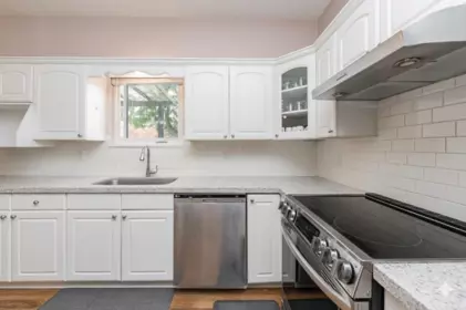 Breakfast Nook Photo of 1136 Lansdowne Drive, Coquitlam, BC