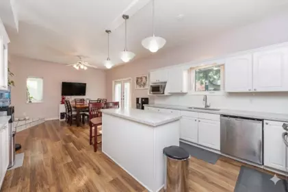 Kitchen Photo of 1136 Lansdowne Drive, Coquitlam, BC