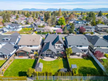 Swimming Pool Photo of 5500 52 Avenue, Ladner, BC