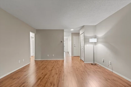 Breakfast Nook Photo of 8 32959 George Ferguson Way, Abbotsford, BC