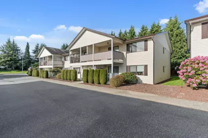 8 32959 George Ferguson Way, Abbotsford, BC, Abbotsford — Townhouse for sale