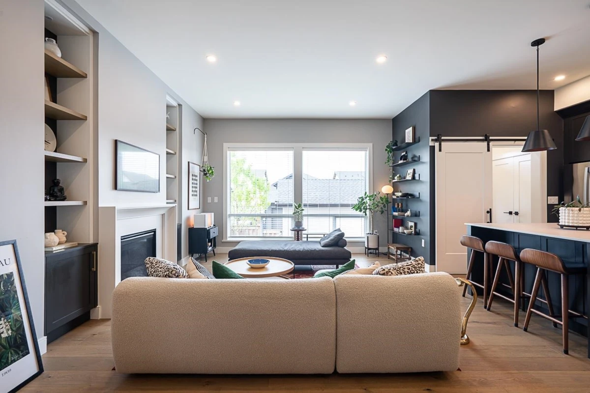 Living Room Photo of 19671 76a Avenue, Langley, BC