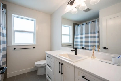 Powder Room Photo of 19671 76a Avenue, Langley, BC