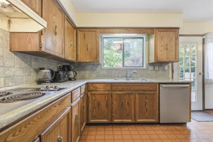 Kitchen Island Photo of 1215 Cypress Place, Port Moody, BC