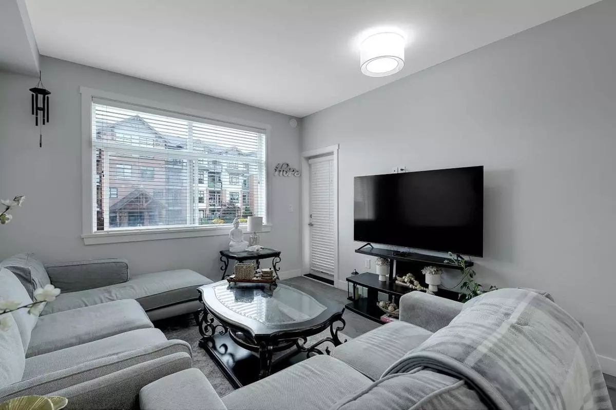 Living Room Photo of 201 19940 Brydon Crescent, Langley, BC
