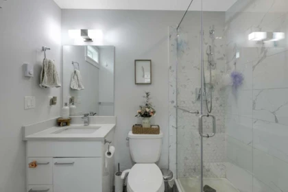 Guest Bathroom Photo of 201 19940 Brydon Crescent, Langley, BC