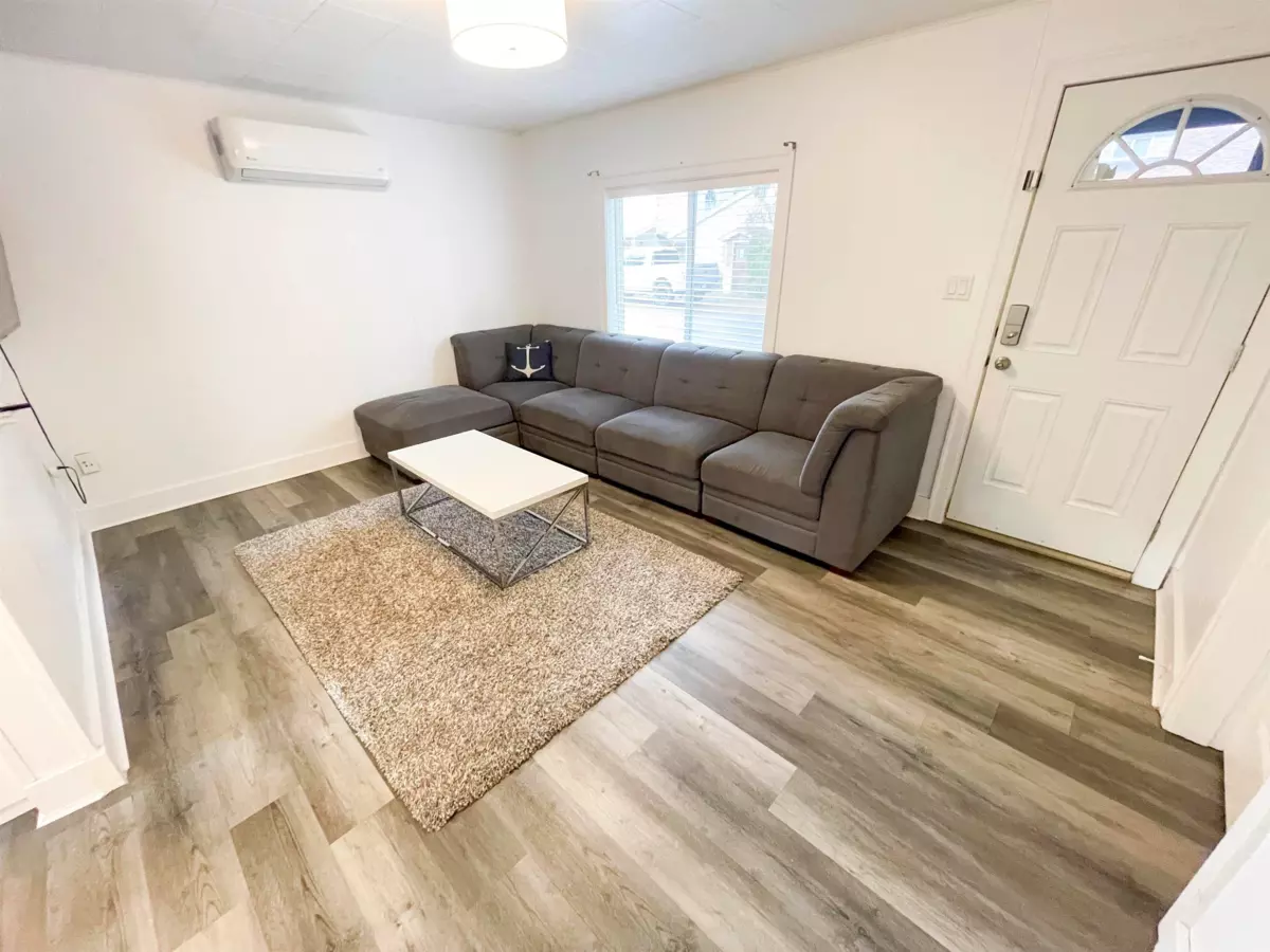 Dining Area Photo of 298 Hemlock Street, Cultus Lake, BC