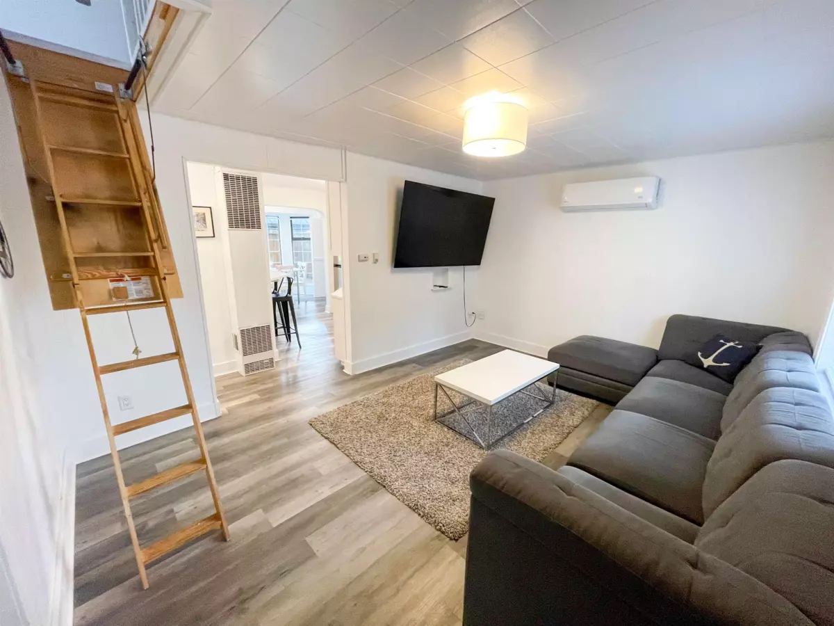 Family Room Photo of 298 Hemlock Street, Cultus Lake, BC
