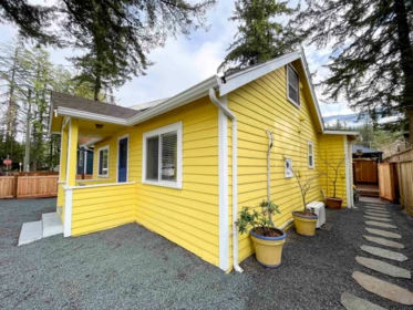 Front Yard Photo of 298 Hemlock Street, Cultus Lake, BC