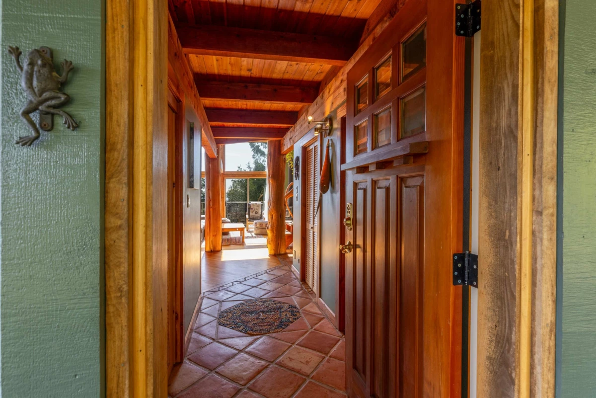 Dining Area Photo of 181 Persephone Place, Keats Island, BC
