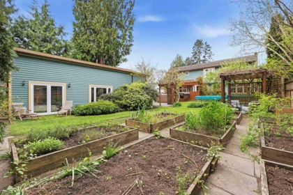 Hot Tub / Spa Photo of 4554 48b Street, Ladner, BC