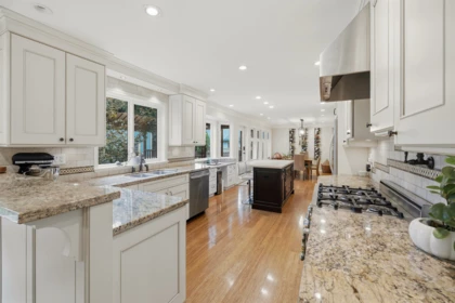 Kitchen Island Photo of 4554 48b Street, Ladner, BC