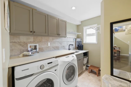 Powder Room Photo of 4554 48b Street, Ladner, BC