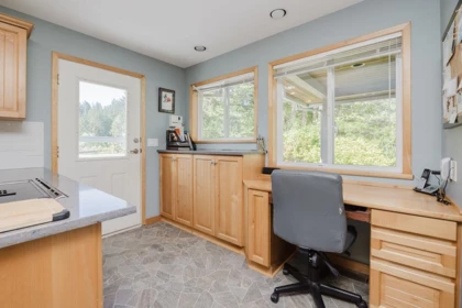 Guest Bathroom Photo of 12800 Mainsail Road, Madeira Park, BC