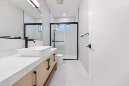 Guest Bathroom Photo of 2 6639 Acacia Avenue, Burnaby, BC