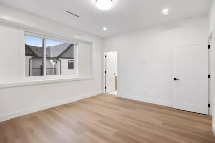 Mudroom Photo of 2 6639 Acacia Avenue, Burnaby, BC