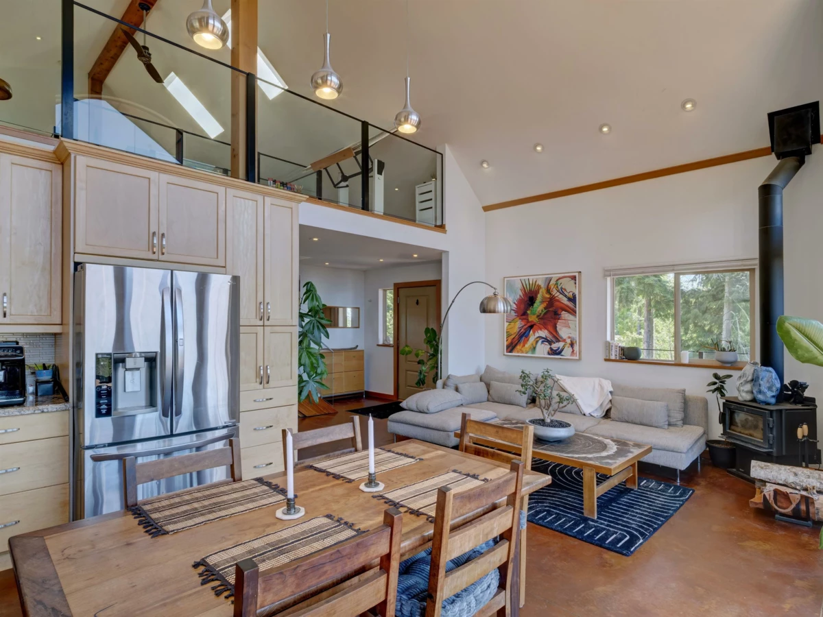 Family Room Photo of 9340 Stephens Way, Halfmoon Bay, BC