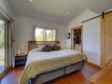 Bedroom 3 Photo of 9340 Stephens Way, Halfmoon Bay, BC