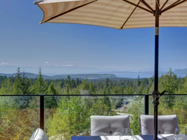 Breakfast Nook Photo of 9340 Stephens Way, Halfmoon Bay, BC