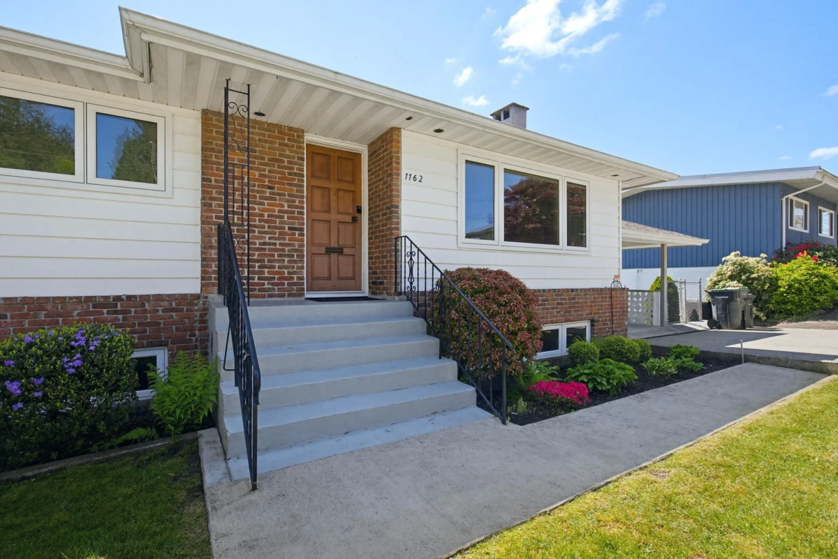 Family Room Photo of 1162 Madore Avenue, Coquitlam, BC