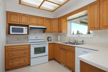 Kitchen Island Photo of 1162 Madore Avenue, Coquitlam, BC