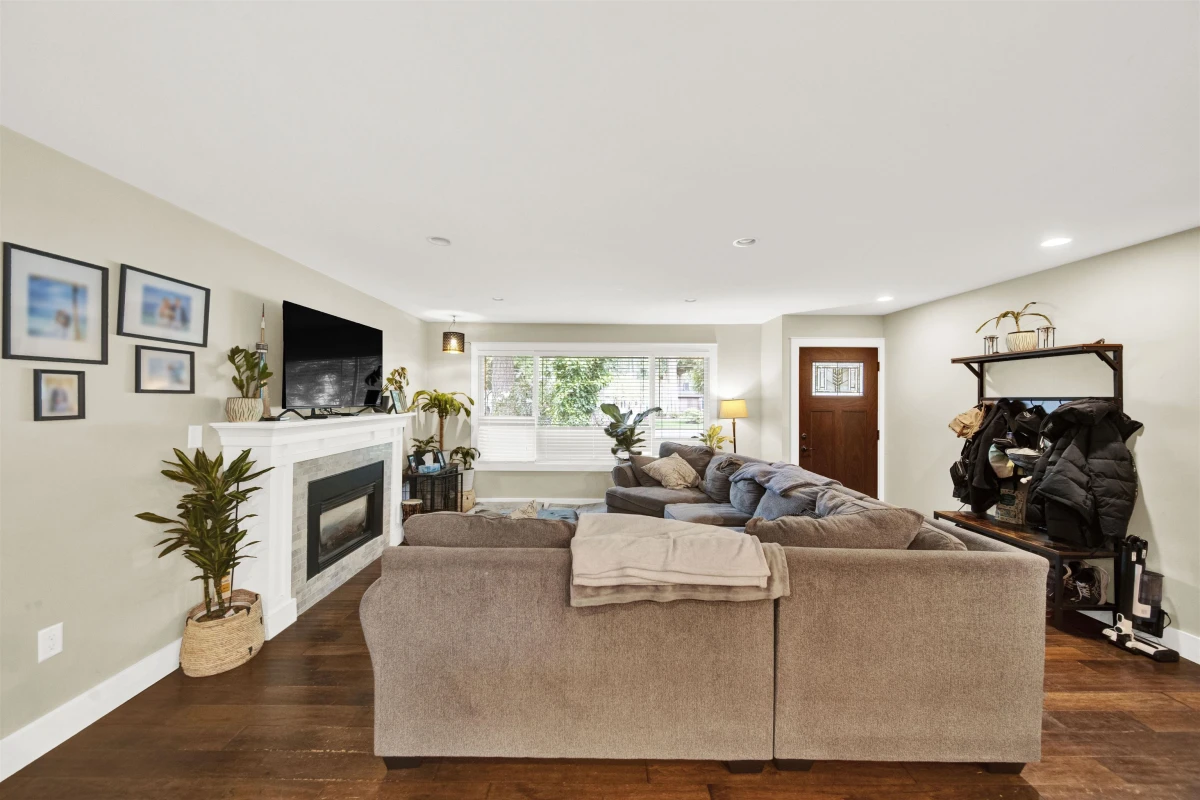 Living Room Photo of 3895 201 Street, Langley, BC
