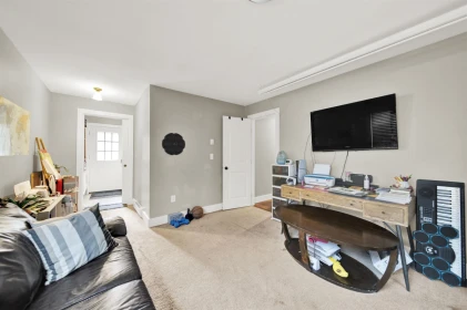 Laundry Room Photo of 3895 201 Street, Langley, BC