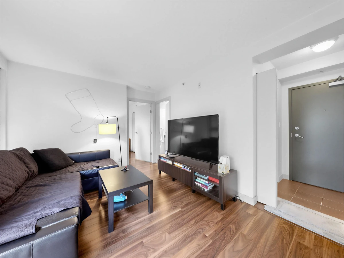 Dining Area Photo of 214 1688 Robson Street, Vancouver, BC