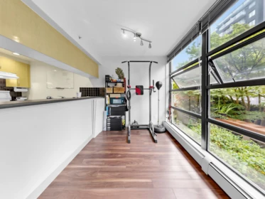 Kitchen Photo of 214 1688 Robson Street, Vancouver, BC