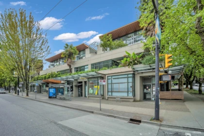 Laundry Room Photo of 214 1688 Robson Street, Vancouver, BC
