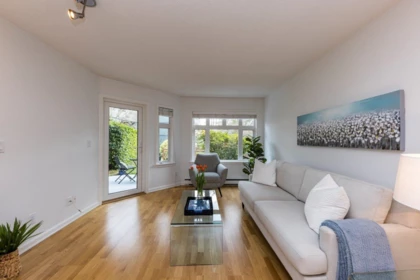 Kitchen Photo of 201 2800 Chesterfield Avenue, North Vancouver, BC