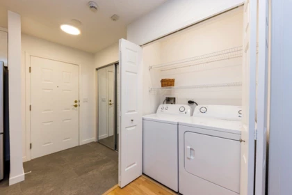 Mudroom Photo of 201 2800 Chesterfield Avenue, North Vancouver, BC