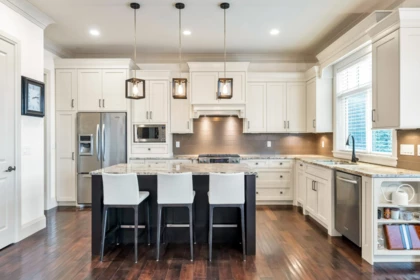 Kitchen Island Photo of 1 35689 Goodbrand Drive, Abbotsford, BC