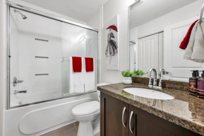 Entry Foyer Photo of 406 15368 17a Avenue Avenue, Surrey, BC